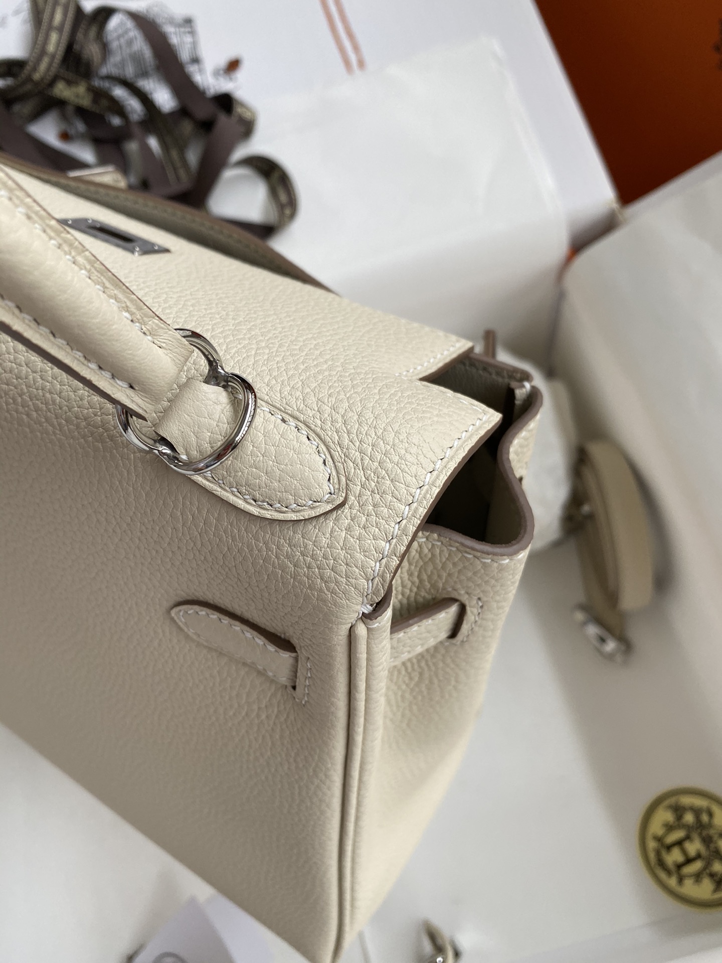 Hermes Kelly 25cm Handbag Shoulder Bag in White Togo Leather